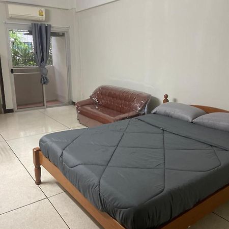 Viriyapon Apartment Bangkok Luaran gambar
