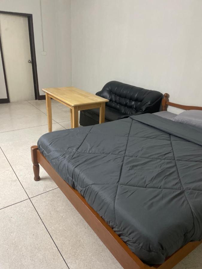 Viriyapon Apartment Bangkok Luaran gambar